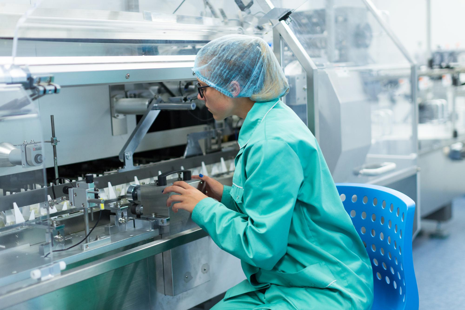 AI Vision for Smarter Pharma Manufacturing